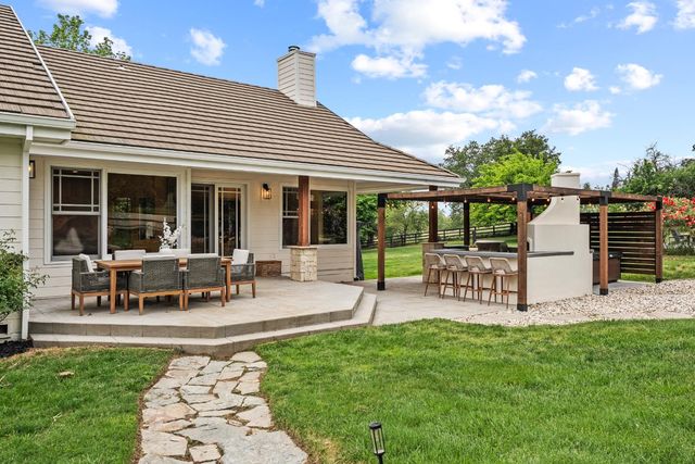 8315 Horseshoe Bar Rd, Loomis, CA 95650