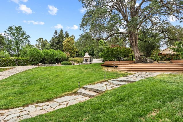 8315 Horseshoe Bar Rd, Loomis, CA 95650