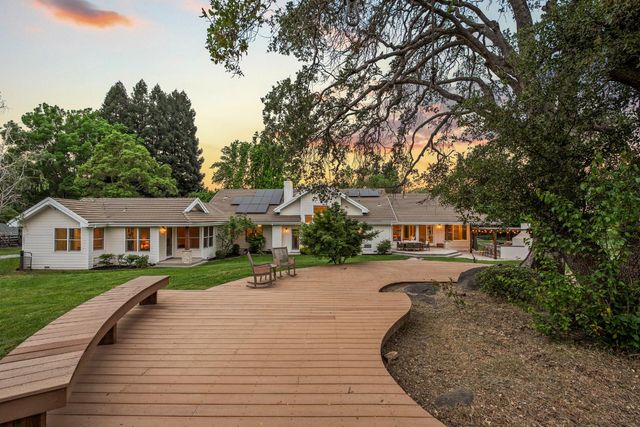 8315 Horseshoe Bar Rd, Loomis, CA 95650