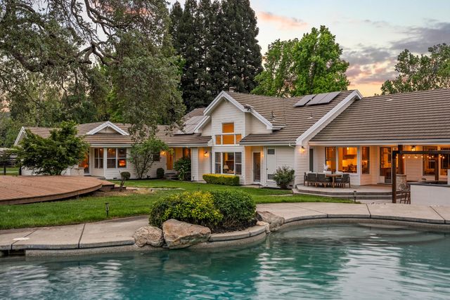 8315 Horseshoe Bar Rd, Loomis, CA 95650