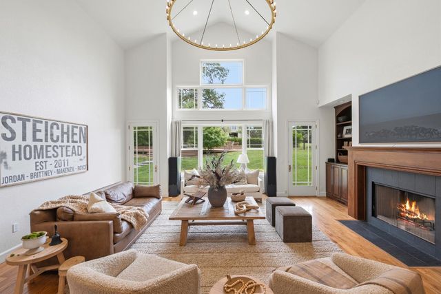 8315 Horseshoe Bar Rd, Loomis, CA 95650