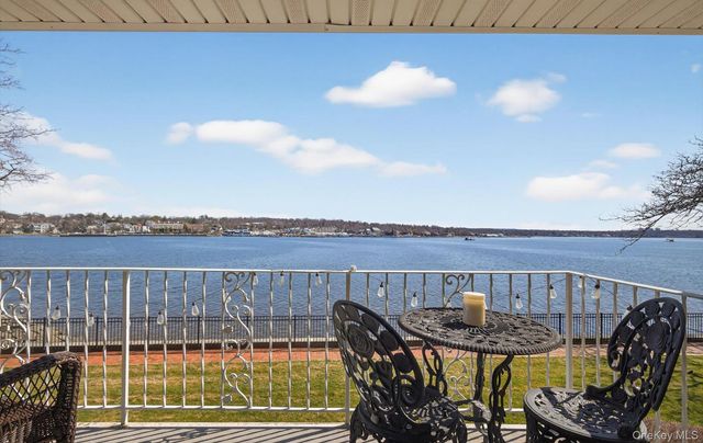 1 Toms Point Lane 17G, Port Washington, NY 11050