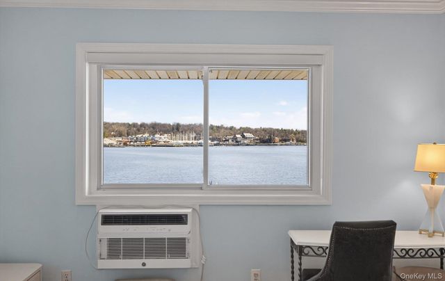 1 Toms Point Lane 17G, Port Washington, NY 11050