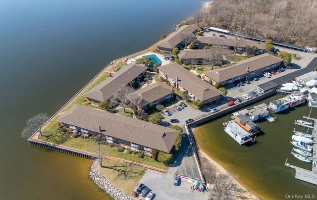 1 Toms Point Lane 17G, Port Washington, NY 11050