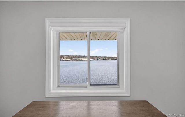 1 Toms Point Lane 17G, Port Washington, NY 11050