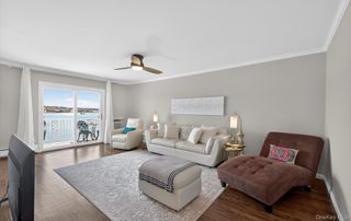 1 Toms Point Lane 17G, Port Washington, NY 11050