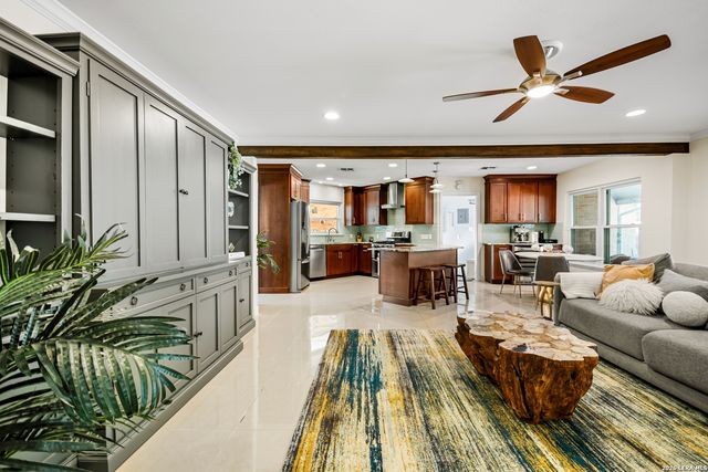 203 LARAMIE DR, San Antonio, TX 78209