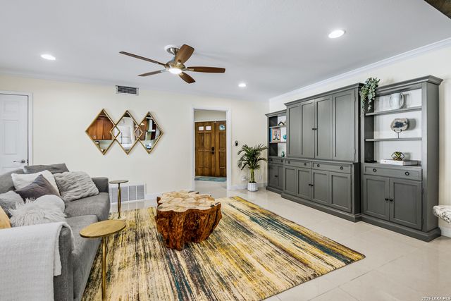 203 LARAMIE DR, San Antonio, TX 78209