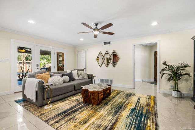 203 LARAMIE DR, San Antonio, TX 78209