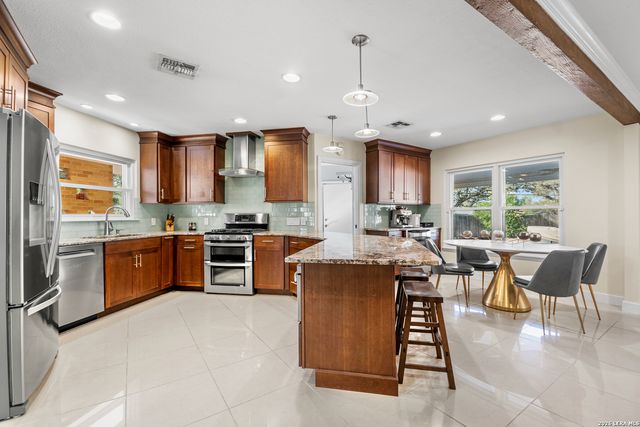 203 LARAMIE DR, San Antonio, TX 78209