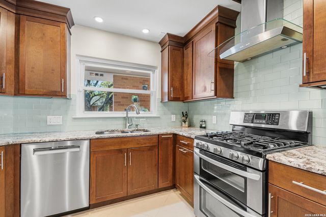 203 LARAMIE DR, San Antonio, TX 78209