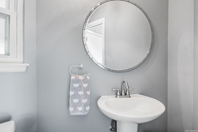 203 LARAMIE DR, San Antonio, TX 78209