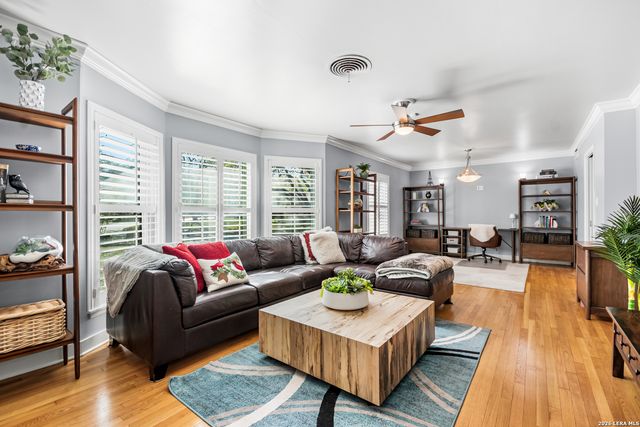 203 LARAMIE DR, San Antonio, TX 78209