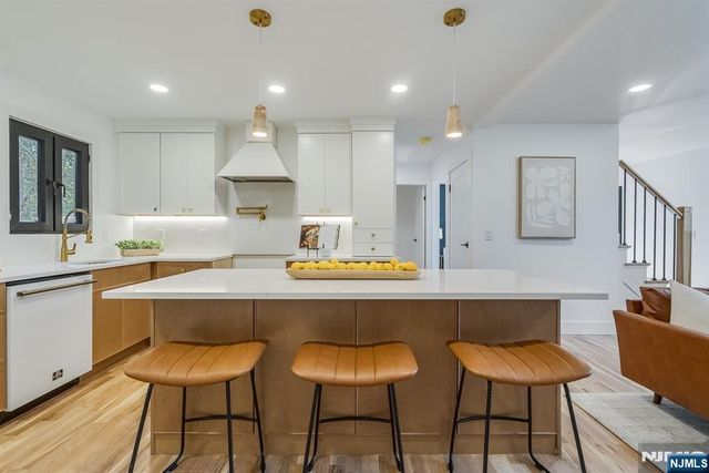 17-19 Berdan Avenue, Fair Lawn, NJ 07410