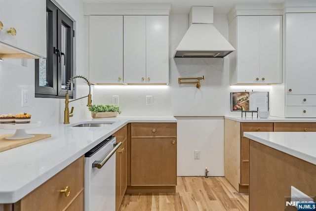 17-19 Berdan Avenue, Fair Lawn, NJ 07410