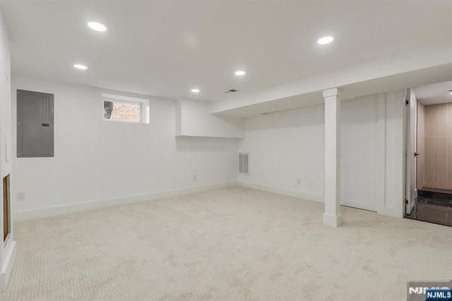 17-19 Berdan Avenue, Fair Lawn, NJ 07410