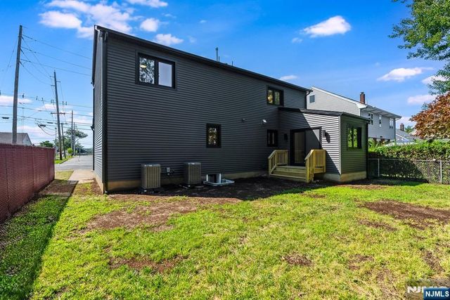 17-19 Berdan Avenue, Fair Lawn, NJ 07410