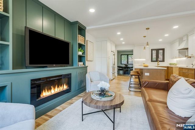17-19 Berdan Avenue, Fair Lawn, NJ 07410