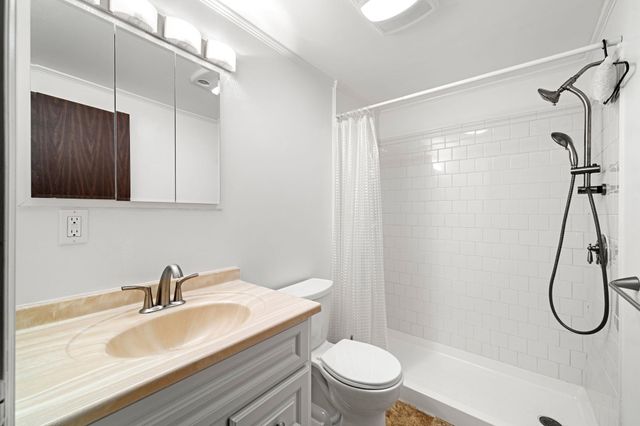 12 Woodcrest Drive, Hudson, NH 03051