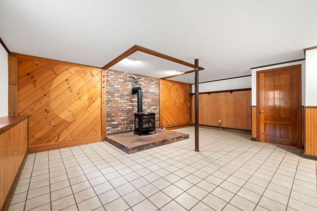 12 Woodcrest Drive, Hudson, NH 03051