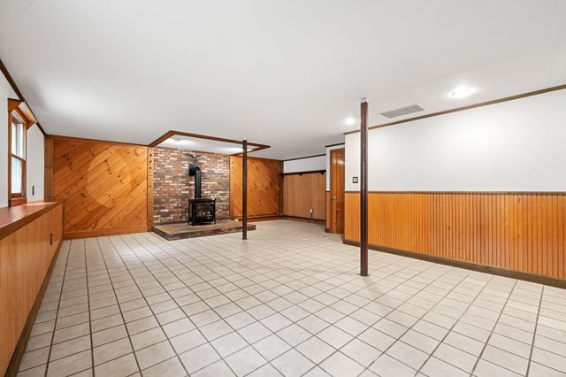 12 Woodcrest Drive, Hudson, NH 03051