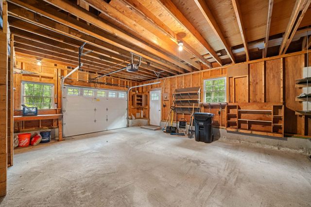 12 Woodcrest Drive, Hudson, NH 03051
