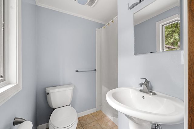 12 Woodcrest Drive, Hudson, NH 03051