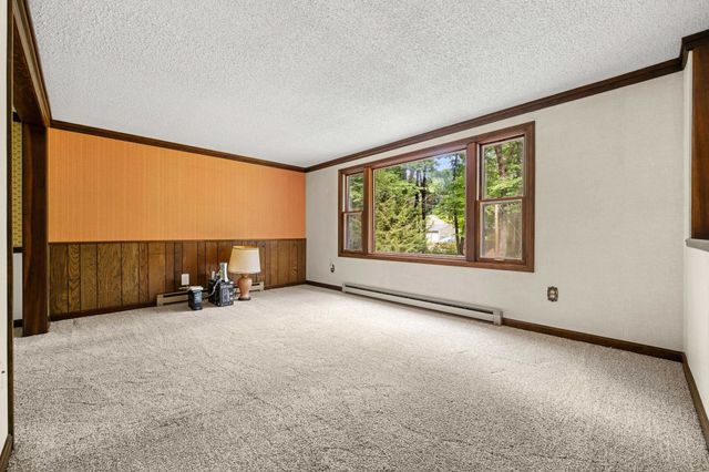 12 Woodcrest Drive, Hudson, NH 03051