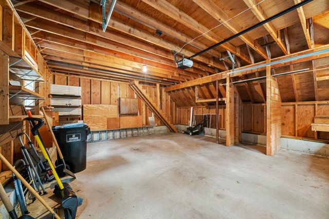 12 Woodcrest Drive, Hudson, NH 03051