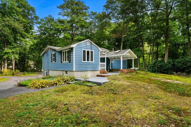 12 Woodcrest Drive, Hudson, NH 03051