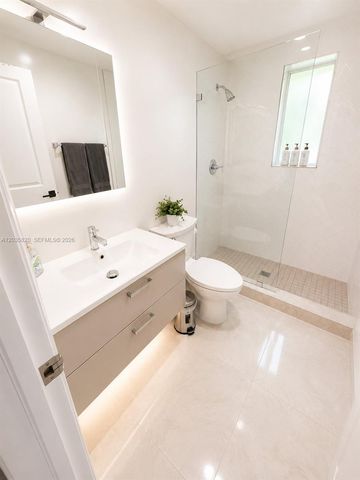 245 NE 33rd St 104, Miami, FL 33137