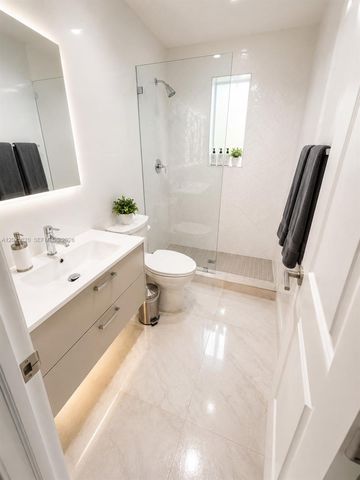 245 NE 33rd St 104, Miami, FL 33137