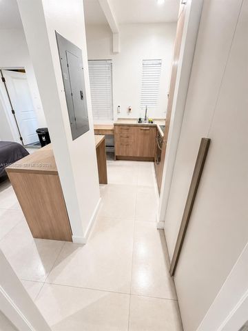 245 NE 33rd St 104, Miami, FL 33137