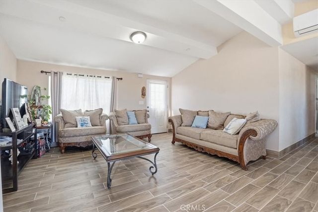 12601 Nandina, Phelan, CA 92371