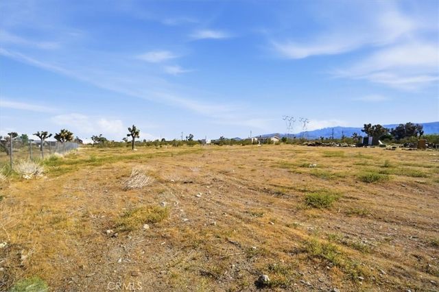 12601 Nandina, Phelan, CA 92371