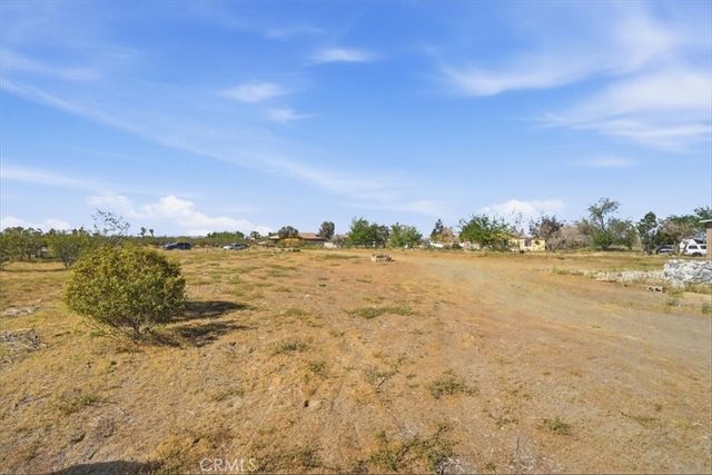 12601 Nandina, Phelan, CA 92371