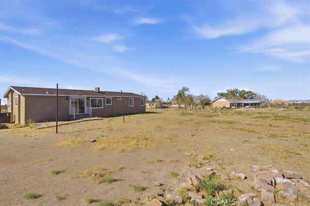 12601 Nandina, Phelan, CA 92371