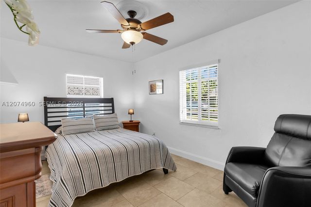 6387 SW 42nd St, South Miami, FL 33155