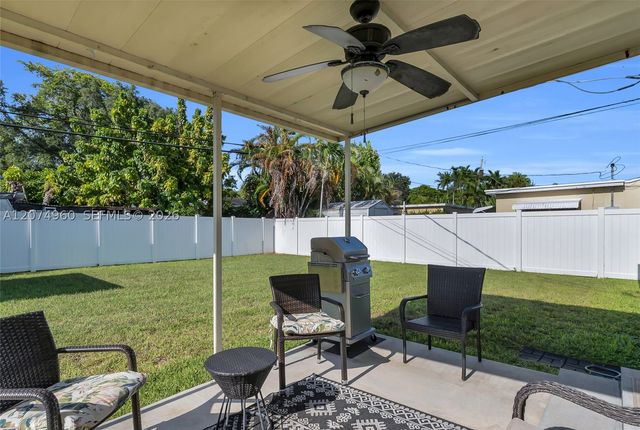 6387 SW 42nd St, South Miami, FL 33155