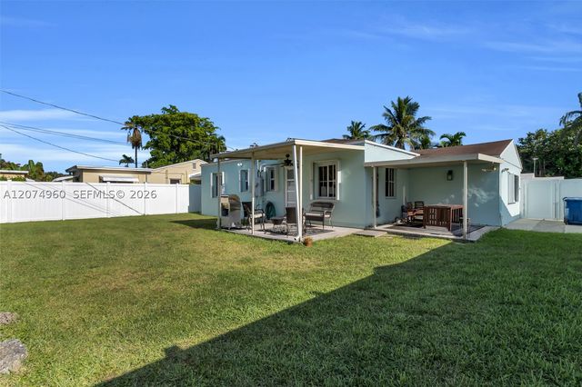 6387 SW 42nd St, South Miami, FL 33155