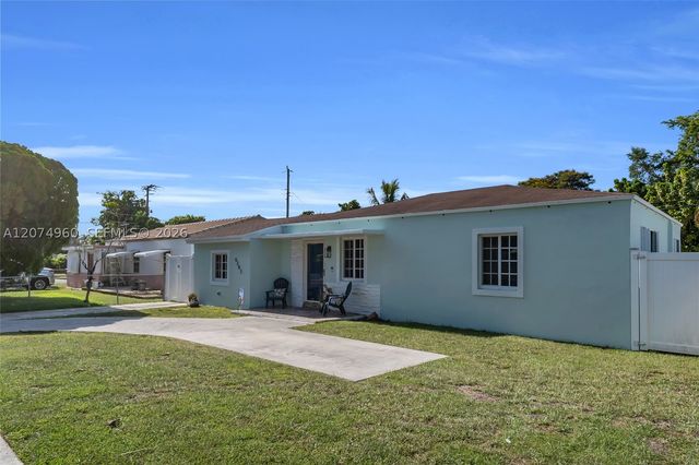 6387 SW 42nd St, South Miami, FL 33155