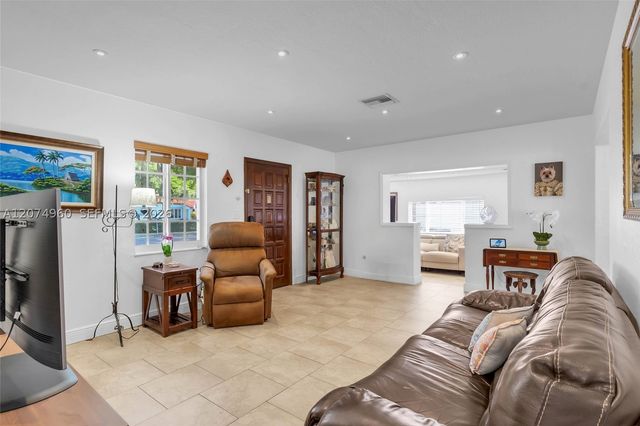 6387 SW 42nd St, South Miami, FL 33155