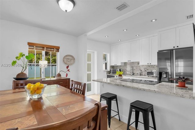 6387 SW 42nd St, South Miami, FL 33155