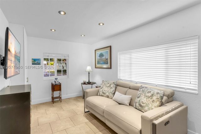 6387 SW 42nd St, South Miami, FL 33155