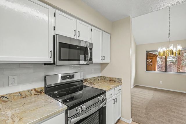 6016 Whisperwood Court NE, Albuquerque, NM 87109