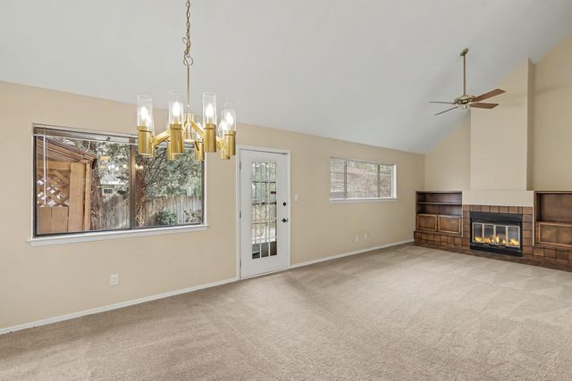 6016 Whisperwood Court NE, Albuquerque, NM 87109