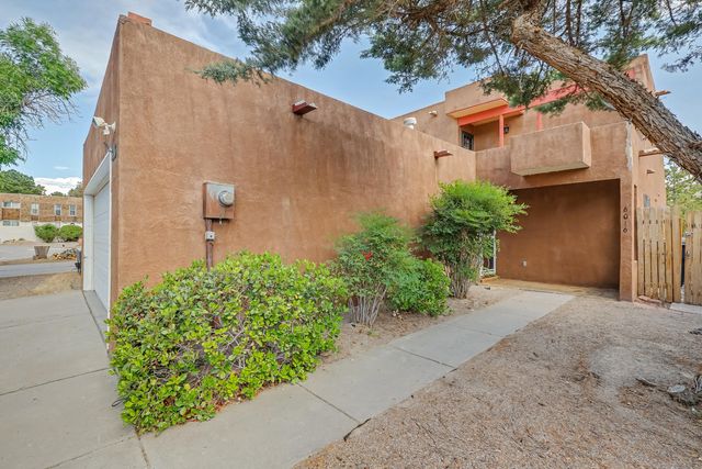 6016 Whisperwood Court NE, Albuquerque, NM 87109