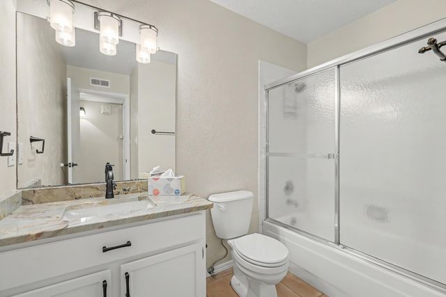 6016 Whisperwood Court NE, Albuquerque, NM 87109