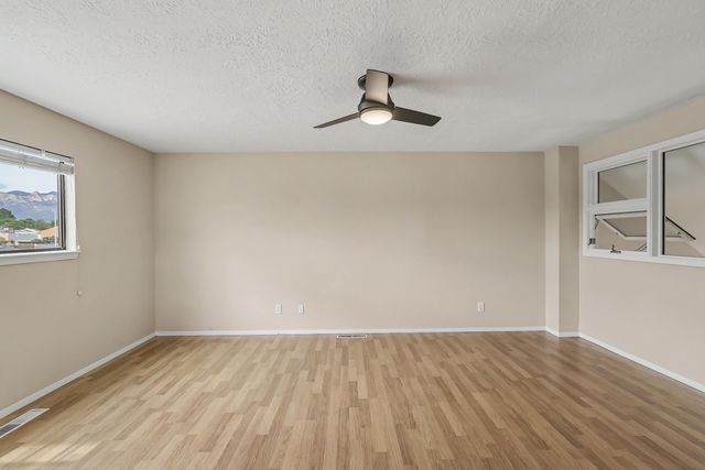6016 Whisperwood Court NE, Albuquerque, NM 87109