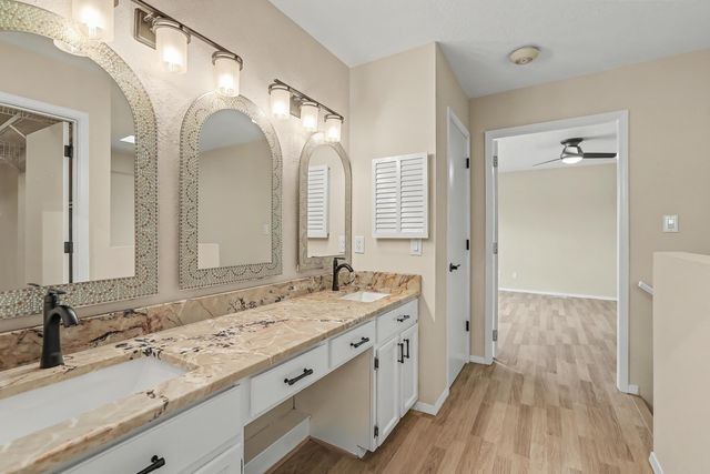 6016 Whisperwood Court NE, Albuquerque, NM 87109